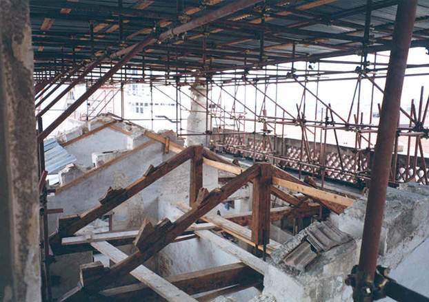 Restoration of the wooden roof